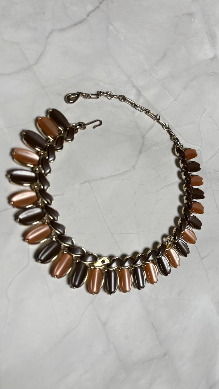 Vintage Signed Lisner Brown Tan Lucite Leaf Choker Necklace 16.5" Adjustable 50s
